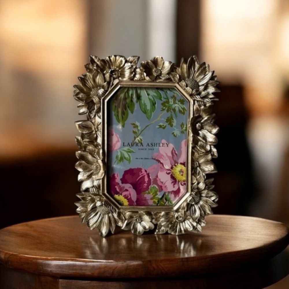 Laura Ashley Gold Floral 3D frame Accent Frame